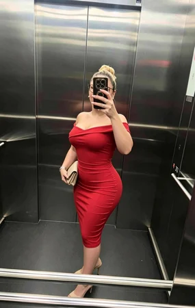 COROA GORDINHA BRANQUINHA BAIXINHA LOIRA 48 Anos