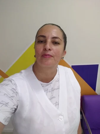 Adriana l massagem relaxante, terapêutica, chiatisu, massagem tântrica Massagem