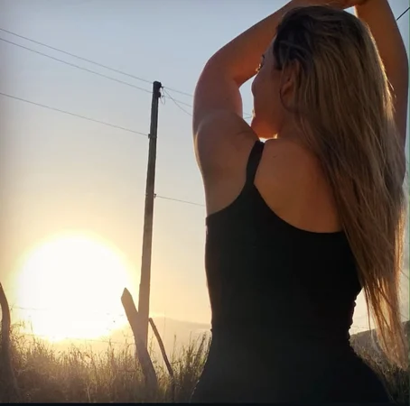 Roberta Martins Técnicas Relaxantes e Tailandêsas Massagem