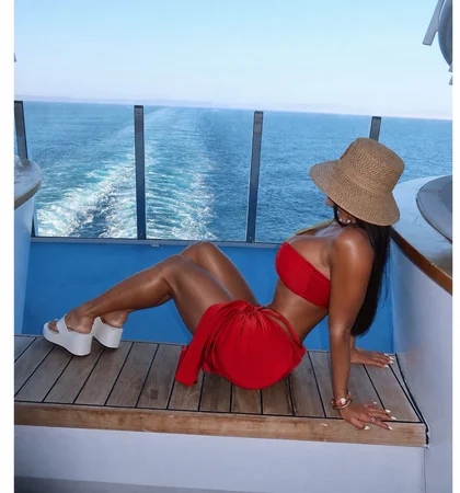 Thalia Sou uma morena linda, corpo sarado