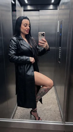 Laura Müller massoterapeuta especialista em nuru e tântrica