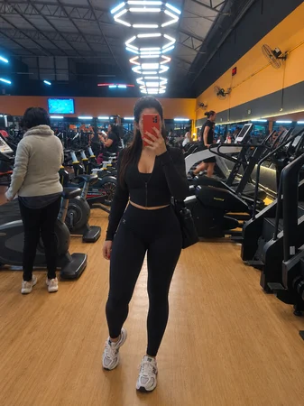 Morenaaaa sensual, toque que desperta os sentidos. Massagem em
