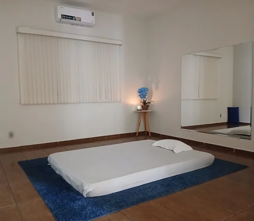 Tahul Spa Massagem | Ambiente discreto, confortável e aconchegante Massagista em