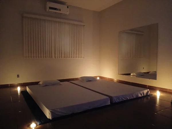 Tahul Spa Massagem | Ambiente discreto, confortável e aconchegante Massagista em