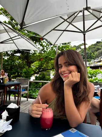 Terapeuta Elayne Seu corpo merece ser tocado com respeito e presença