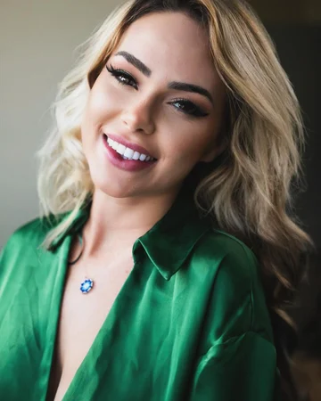 Júlia Massoterapeuta