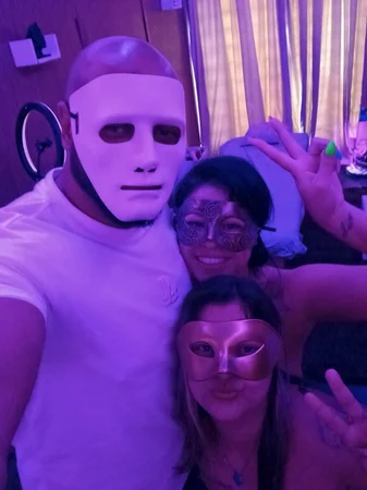 Massagista tântrico, Nuru, Sensível e 50 tons de tantra submissão Massagem nuru em